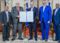 Entregan Premio Nacional de Periodismo a Bonaparte Gautreaux Piñeyro