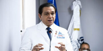 Ministro de Salud lamenta incidente con médicos frente al Palacio Nacional