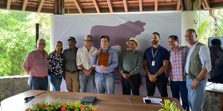 ASOCARNE y NCBA/CLUSA ofrecen “Día de campo” para fortalecer al sector cárnico dominicano