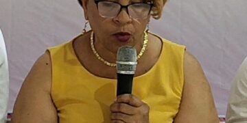 Gobernadora Juana Mateo reconoce rol de padres para bienestar de las familias y la sociedad