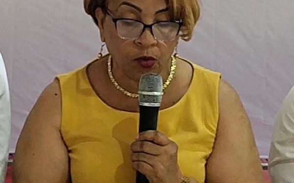 Gobernadora Juana Mateo reconoce rol de padres para bienestar de las familias y la sociedad