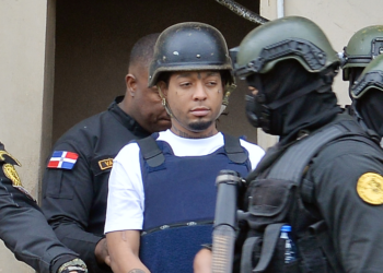 El cantante Rochy RD es llevado nuevamente centro médico