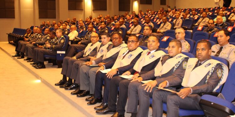 18 agentes policiales son investidos como nuevos defensores de la Ciberseguridad