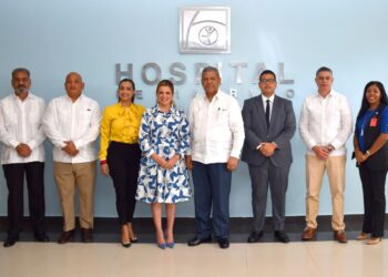 Hospital Pediátrico Dr. Hugo Mendoza recibe visita del ministro del MAP