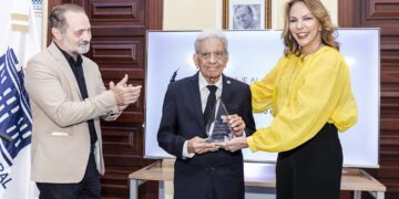 Cultura otorga reconocimiento al arquitecto Cuqui Batista