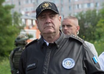 Atacaron a balazos al presidente de Guatemala, Alejandro Giammattei, y a su comitiva