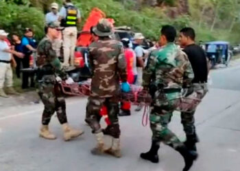 Perú: Caída de camión a abismo deja 16 muertos