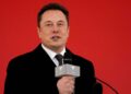 Musk, en Twitter: "Voy a comprar el Manchester United"