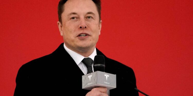 Musk, en Twitter: "Voy a comprar el Manchester United"
