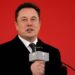 Musk, en Twitter: "Voy a comprar el Manchester United"