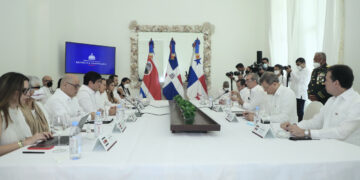 Senador norteamericano Tim Kaine: "RD se consolida como uno de los principales destinos para el desarrollo de inversiones de grandes capitales"