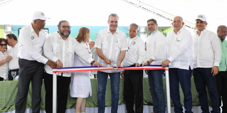 Presidente Abinader asegura autosuficiencia de arroz con la producción de 14.4 millones de quintales este año