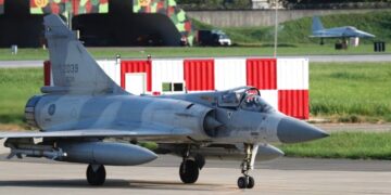 China continúa las maniobras militares alrededor de Taiwán, que denuncia un "ataque simulado"