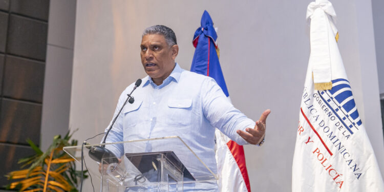 Ministro de Interior afirma papel de la comunidad será fundamental para implementación de policía por cuadrante