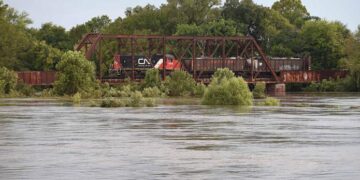 Biden declara emergencia en Misisipi por la falta de acceso a agua potable
