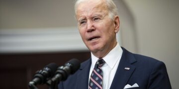 Un año después de Afganistán, las agencias de espionaje giran hacia China