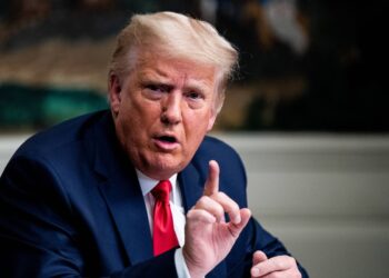 Trump pide la publicación "inmediata" de la orden de registro a su casa