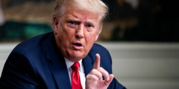 Trump pide la publicación "inmediata" de la orden de registro a su casa