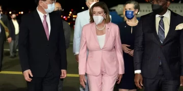 Pelosi abandona Taiwán tras una visita que cruzó la "línea roja" de Pekín