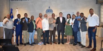 Propeep entrega 13 moto-cargas a alcaldes y directores municipales para mejorar la recogida de residuos sólidos