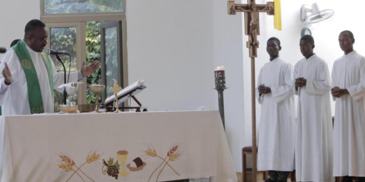 Un sacerdote es detenido en Haití acusado de tráfico de armas