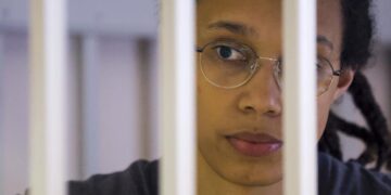 Brittney Griner de la WNBA apela su sentencia de prisión rusa