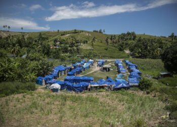 A un año del terremoto en Haití, muchos aún buscan techo