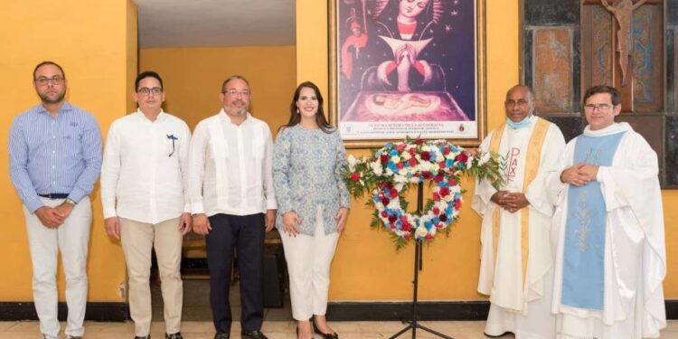Embajada dominicana en Jamaica instala Virgen de la Altagracia en Catedral de Montego Bay