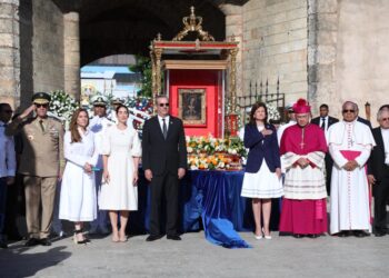 Presidente Abinader sobre Virgen de la Altagracia: “Ella es nuestra madre y como tal intercede ante Dios para favorecer a sus hijos”