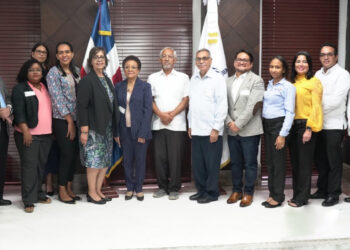 Ministerio de Educación se reúne con representantes del IDEC y el Foro Socioeducativo