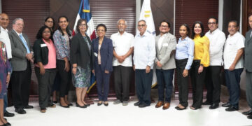 Ministerio de Educación se reúne con representantes del IDEC y el Foro Socioeducativo