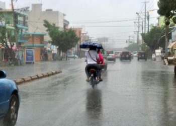 Ambiente lluvioso este sábado a causa de dos vaguadas