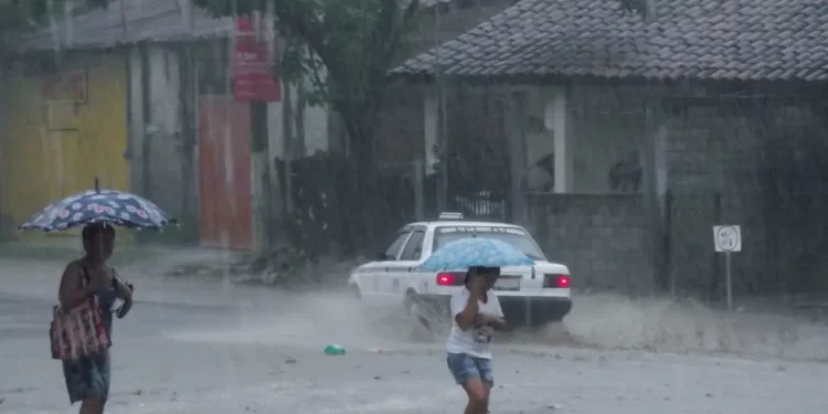 Vaguada y onda tropical producirán aguaceros esta tarde y noche