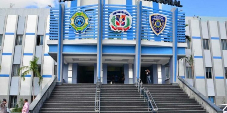 Policía Nacional apresa 11 personas, ocupa 17 motocicletas y presunta droga