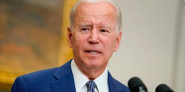 Biden organizará cumbre de unidad contra la violencia alimentada por el odio
