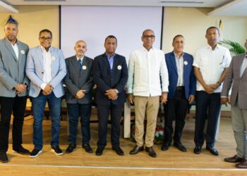 Deligne Ascención juramenta movimiento en apoyo a Luis Abinader