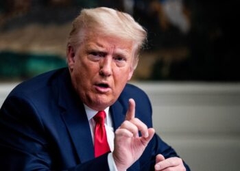 Trump acumuló más de 300 documentos clasificados en su residencia, según el New York Times