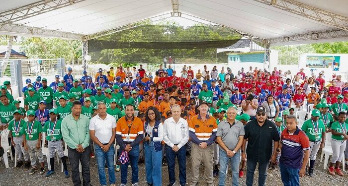 Barrick Pueblo Viejo y Astros de Houston clausuran torneo de béisbol de ligas infantiles
