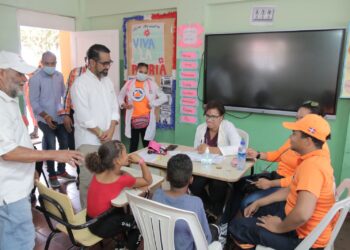 Defensa Civil favorece a cientos con operativo médico en Sabana Grande de Boyá