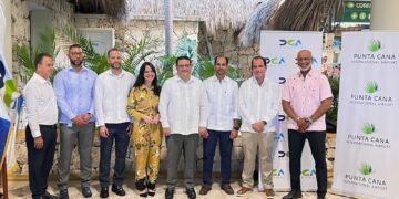 Aeropuerto Internacional de Punta Cana y Aduanas presentan máquina de rayos X de última generación