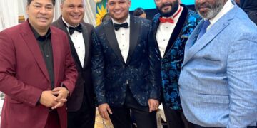 Joven empresario gana premio Dominicanísimo en EE. UU. categoría emprendedor