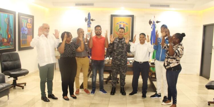 Policías serán capacitados en manejo de lengua de señas