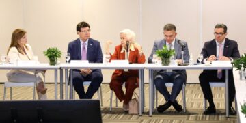 Ética e Integridad sostiene encuentro con el CONEP y la AIRD