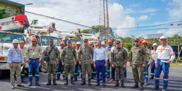 EDESUR y Ejército inician trabajos de acondicionamiento del sistema de luminarias 