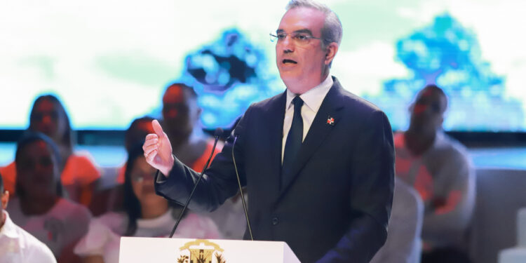 Presidente Luis Abinader presenta avances del país en materia de Servicios de Salud