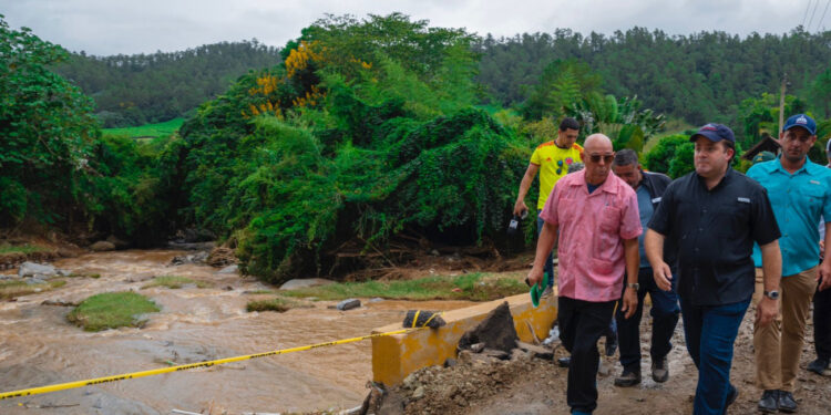 Gobierno ejecuta acciones en apoyo a familias afectadas por lluvias en Manabao