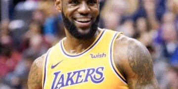 LeBron James renueva con los Lakers por dos años y 97.1 millones de dólares