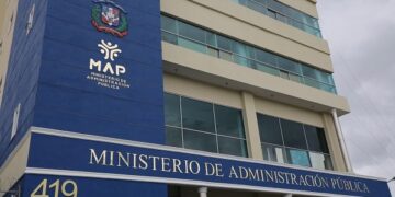Ministerio de Administración Pública deposita propuesta de reglamento a ley salarial