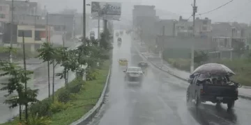 Vaguada y onda tropical provocarán aguaceros este lunes