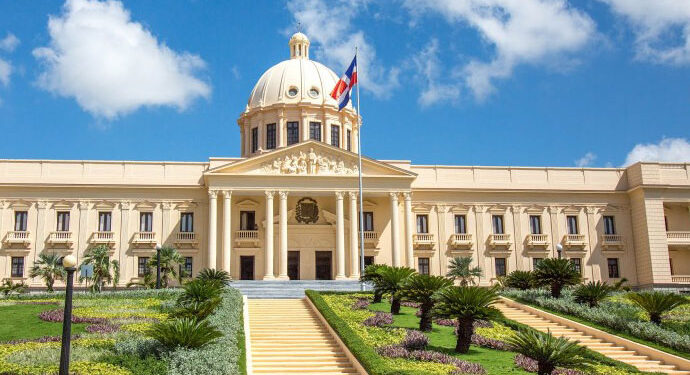 Luis Abinader hace cambios en los altos mandos militares